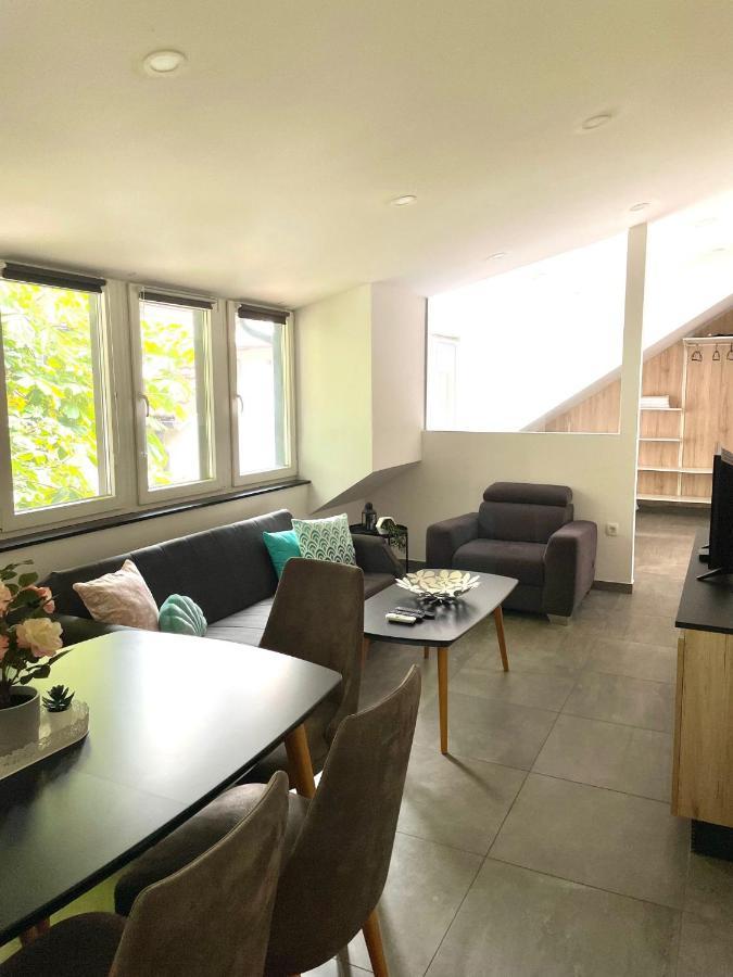 Khan Apartma
