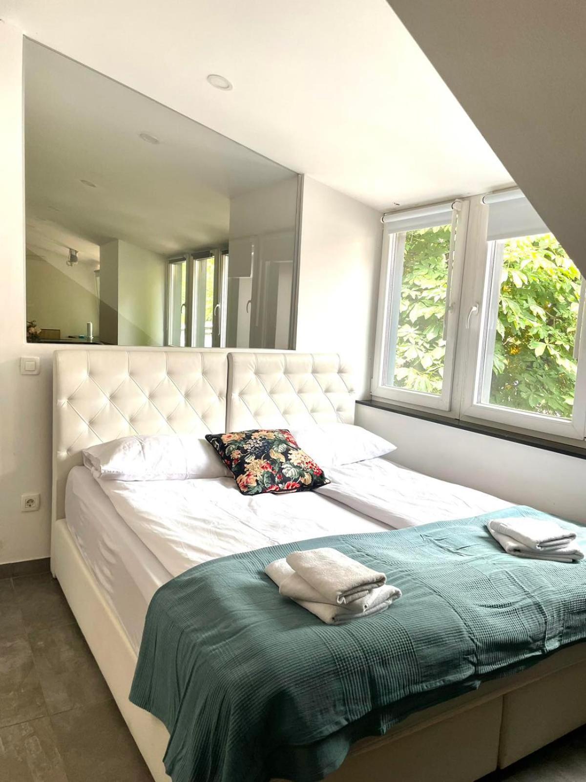 Khan Apartma