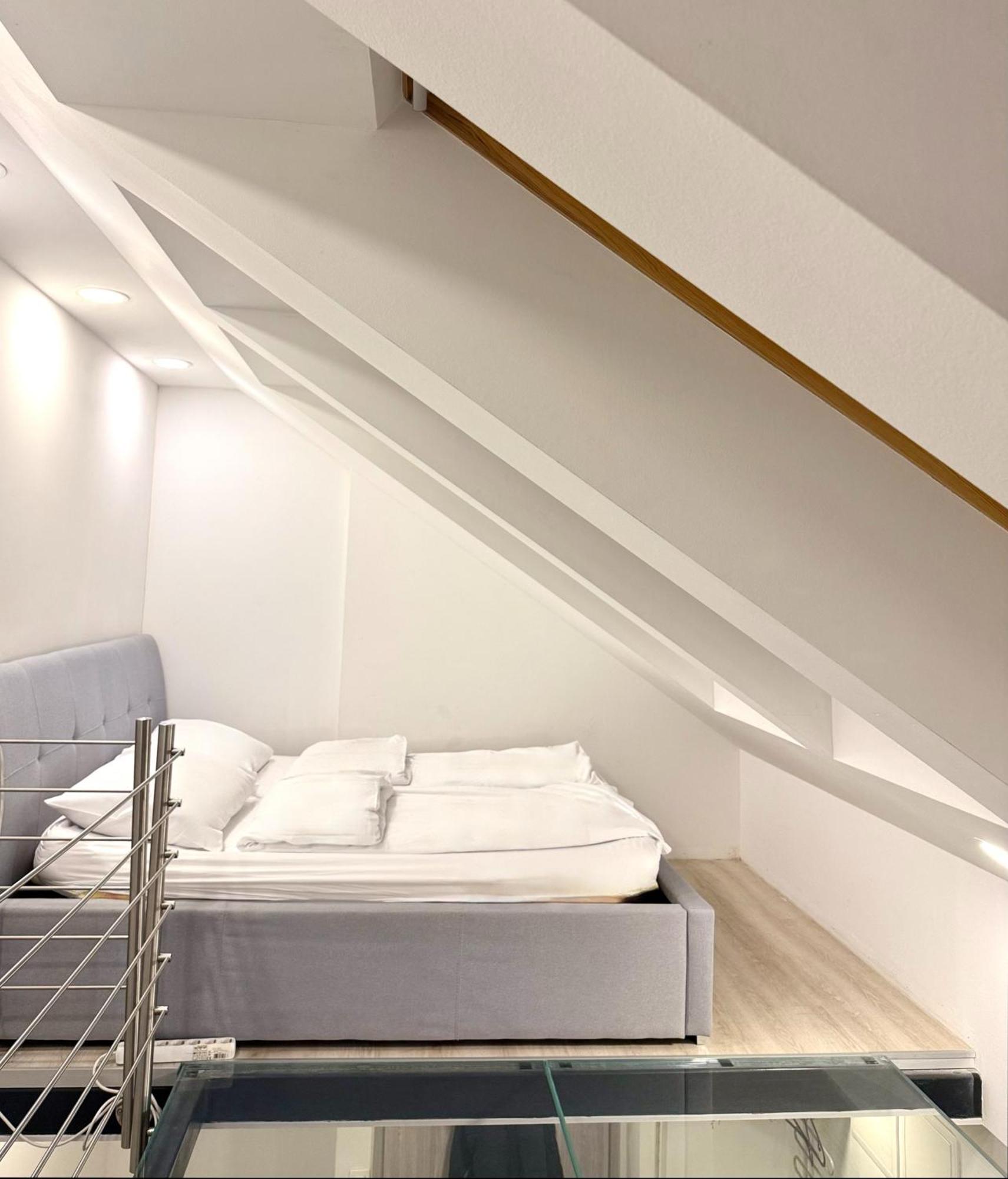 Apartma Khan Ljubljana
